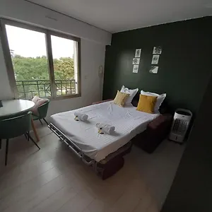 Apparemment Chaleureux Au 16 ème Arrondissement De à 10 Min Dz La Tour Eiffel Appartement Paris